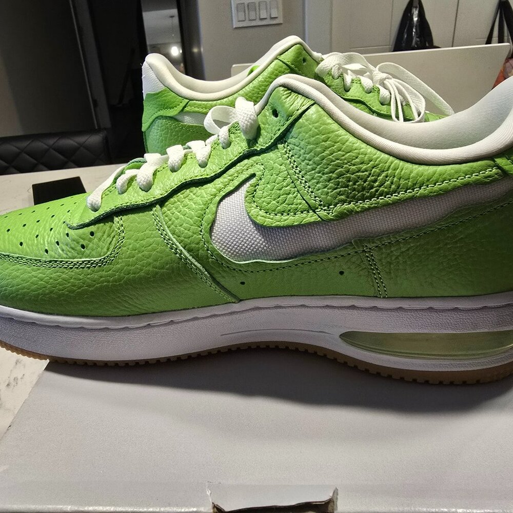 NEW Nike Air Force 1 Low Evo 'Action Green' Men's Size 10 HF3630-300